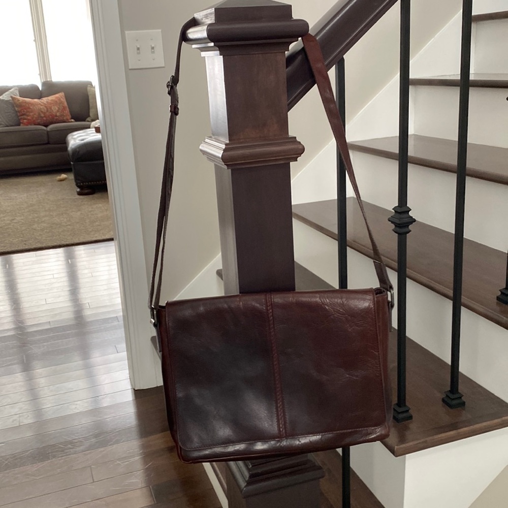 Real Leather Messenger Bag w/laptop compartment